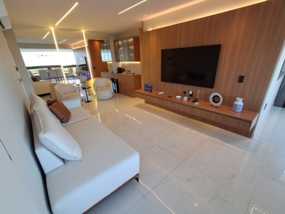 Cobertura Linear Porteira Fechada, com 180 m², 3 Suítes no Recreio dos Bandeirantes.