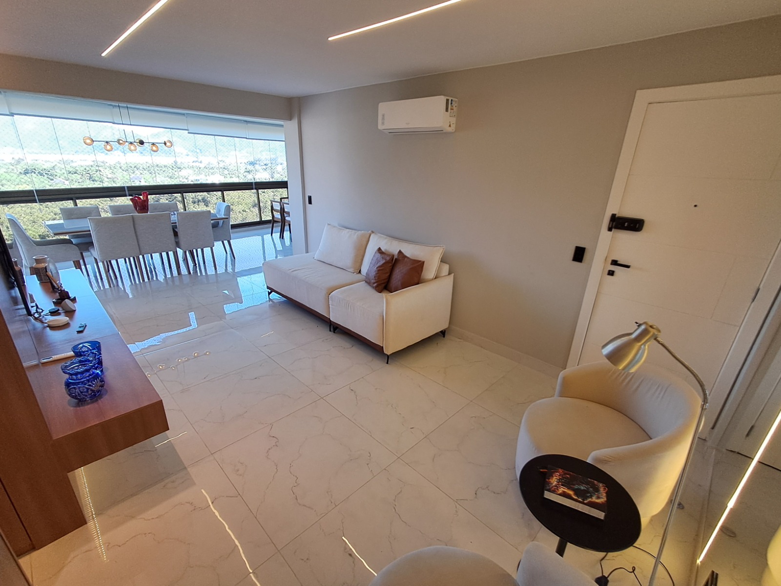 Cobertura Linear Porteira Fechada, com 180 m², 3 Suítes no Recreio dos Bandeirantes.