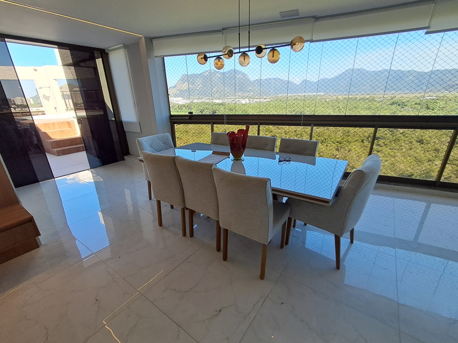 Cobertura Linear Porteira Fechada, com 180 m², 3 Suítes no Recreio dos Bandeirantes.
