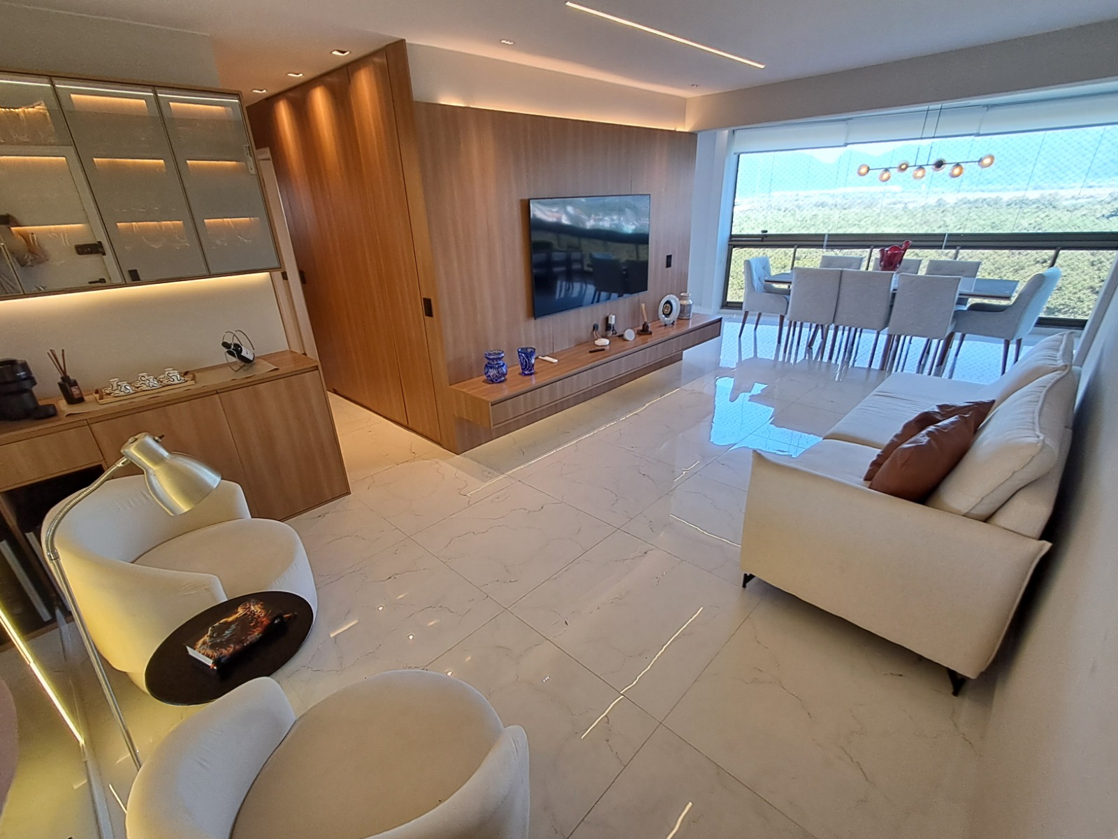Cobertura Linear Porteira Fechada, com 180 m², 3 Suítes no Recreio dos Bandeirantes.