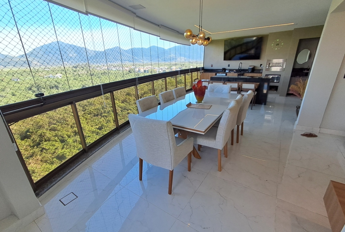 Cobertura Linear Porteira Fechada, com 180 m², 3 Suítes no Recreio dos Bandeirantes.