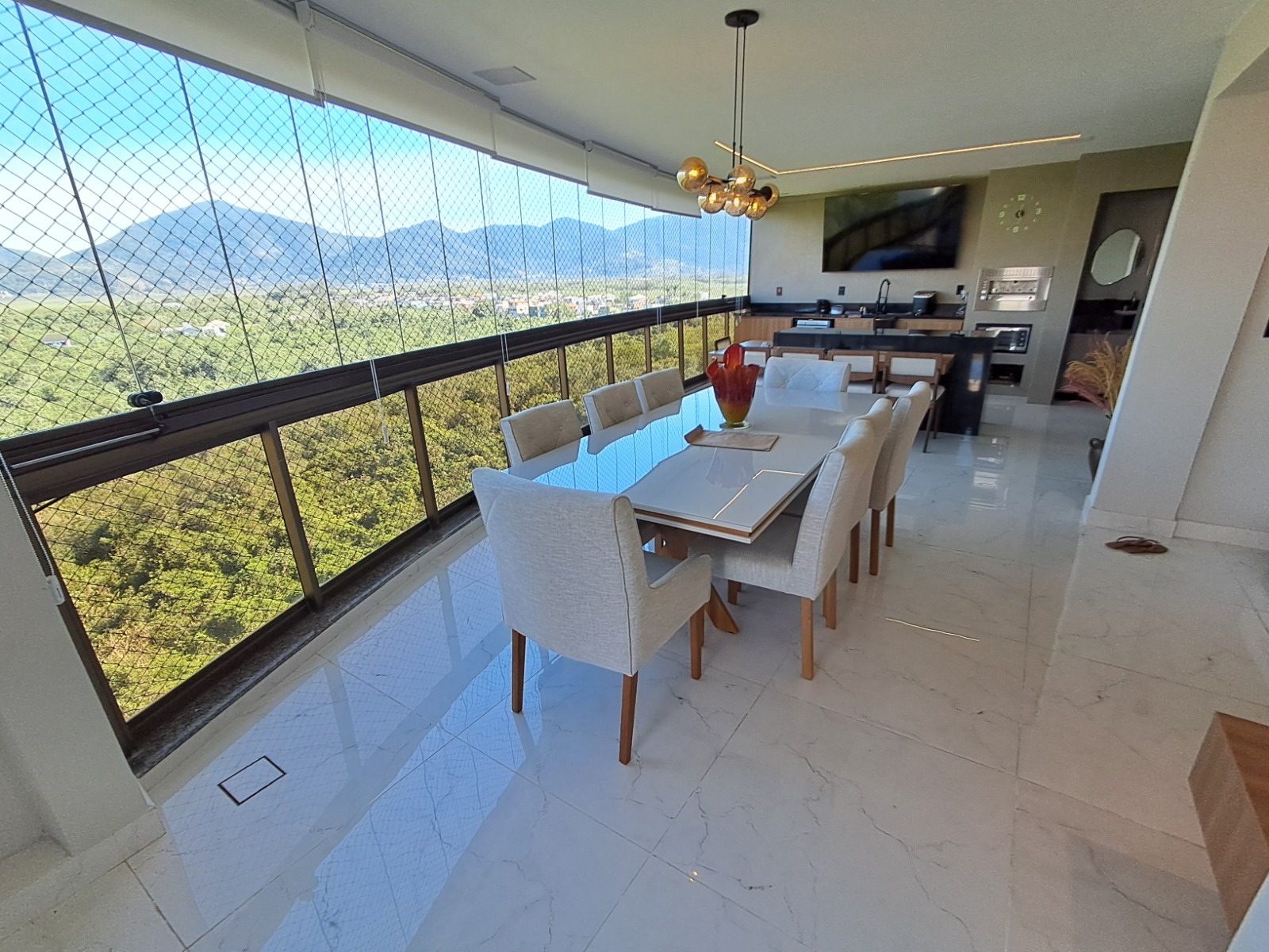 Cobertura Linear Porteira Fechada, com 180 m², 3 Suítes no Recreio dos Bandeirantes.