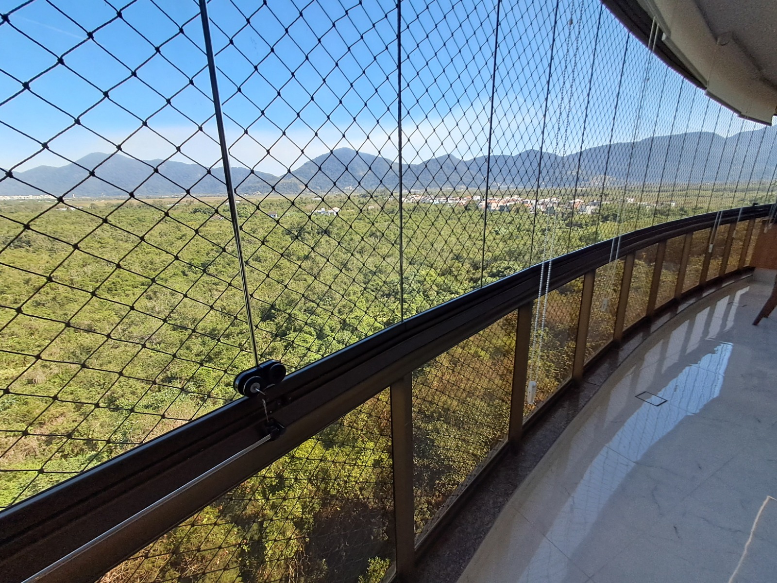 Cobertura Linear Porteira Fechada, com 180 m², 3 Suítes no Recreio dos Bandeirantes.