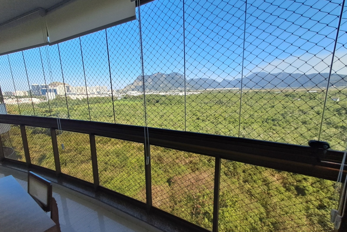 Cobertura Linear Porteira Fechada, com 180 m², 3 Suítes no Recreio dos Bandeirantes.