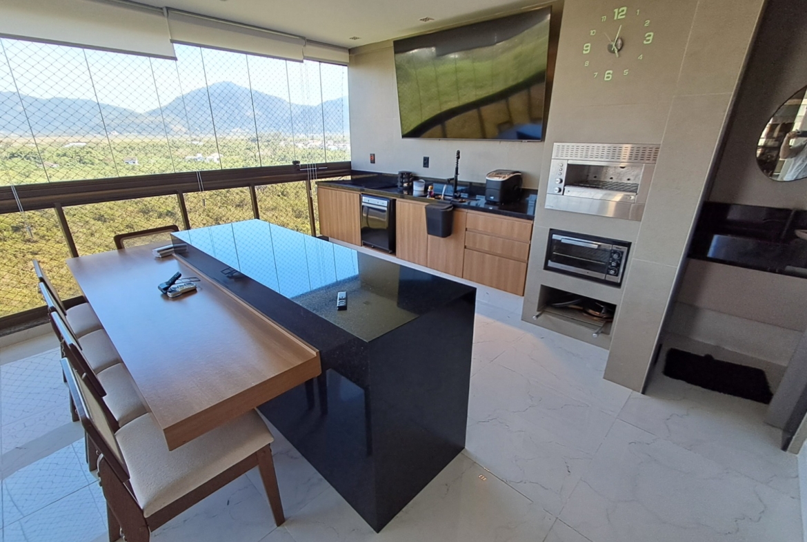 Cobertura Linear Porteira Fechada, com 180 m², 3 Suítes no Recreio dos Bandeirantes.