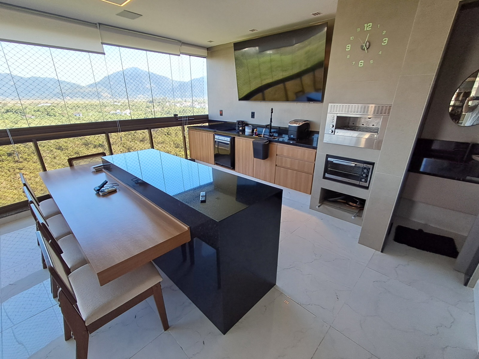 Cobertura Linear Porteira Fechada, com 180 m², 3 Suítes no Recreio dos Bandeirantes.