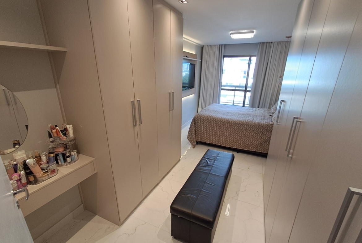 Cobertura Linear Porteira Fechada, com 180 m², 3 Suítes no Recreio dos Bandeirantes.
