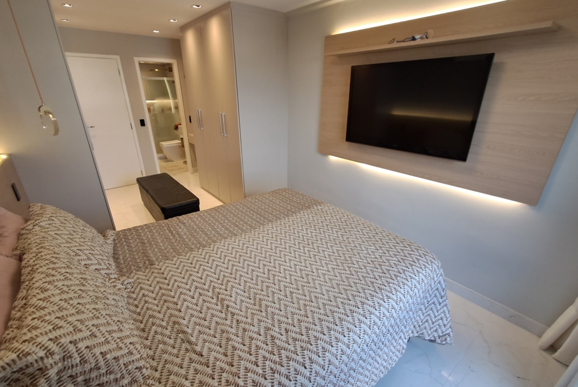 Cobertura Linear Porteira Fechada, com 180 m², 3 Suítes no Recreio dos Bandeirantes.