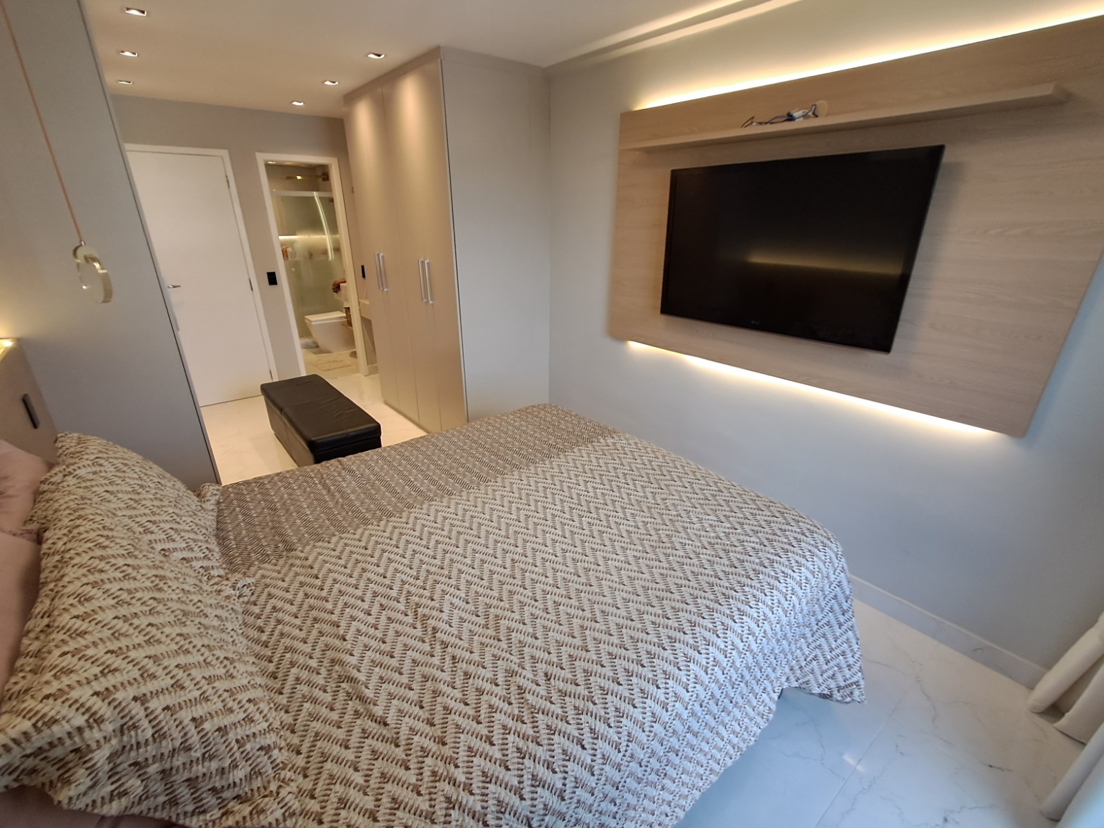 Cobertura Linear Porteira Fechada, com 180 m², 3 Suítes no Recreio dos Bandeirantes.