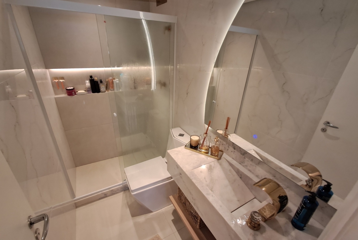 Cobertura Linear Porteira Fechada, com 180 m², 3 Suítes no Recreio dos Bandeirantes.