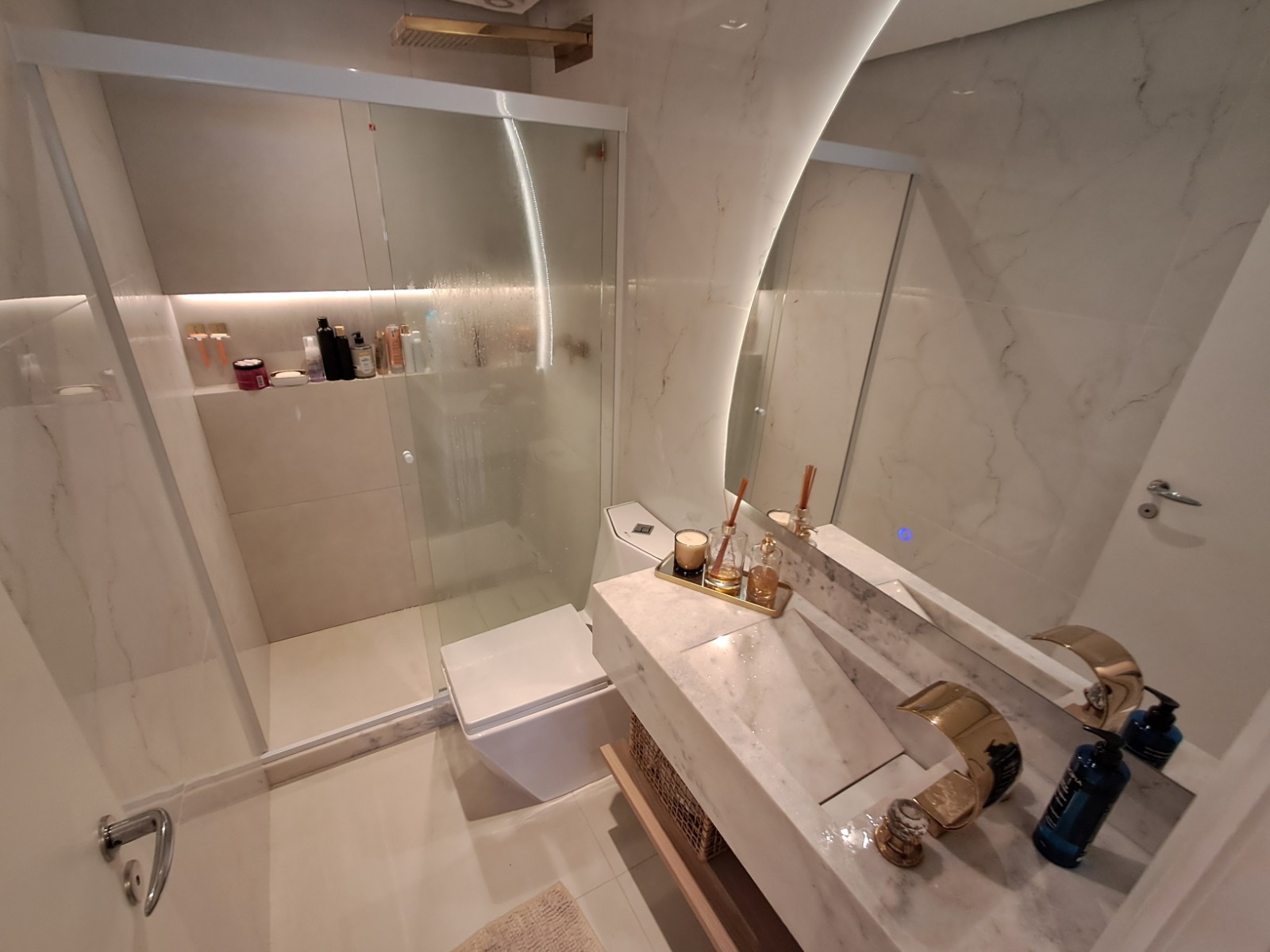 Cobertura Linear Porteira Fechada, com 180 m², 3 Suítes no Recreio dos Bandeirantes.