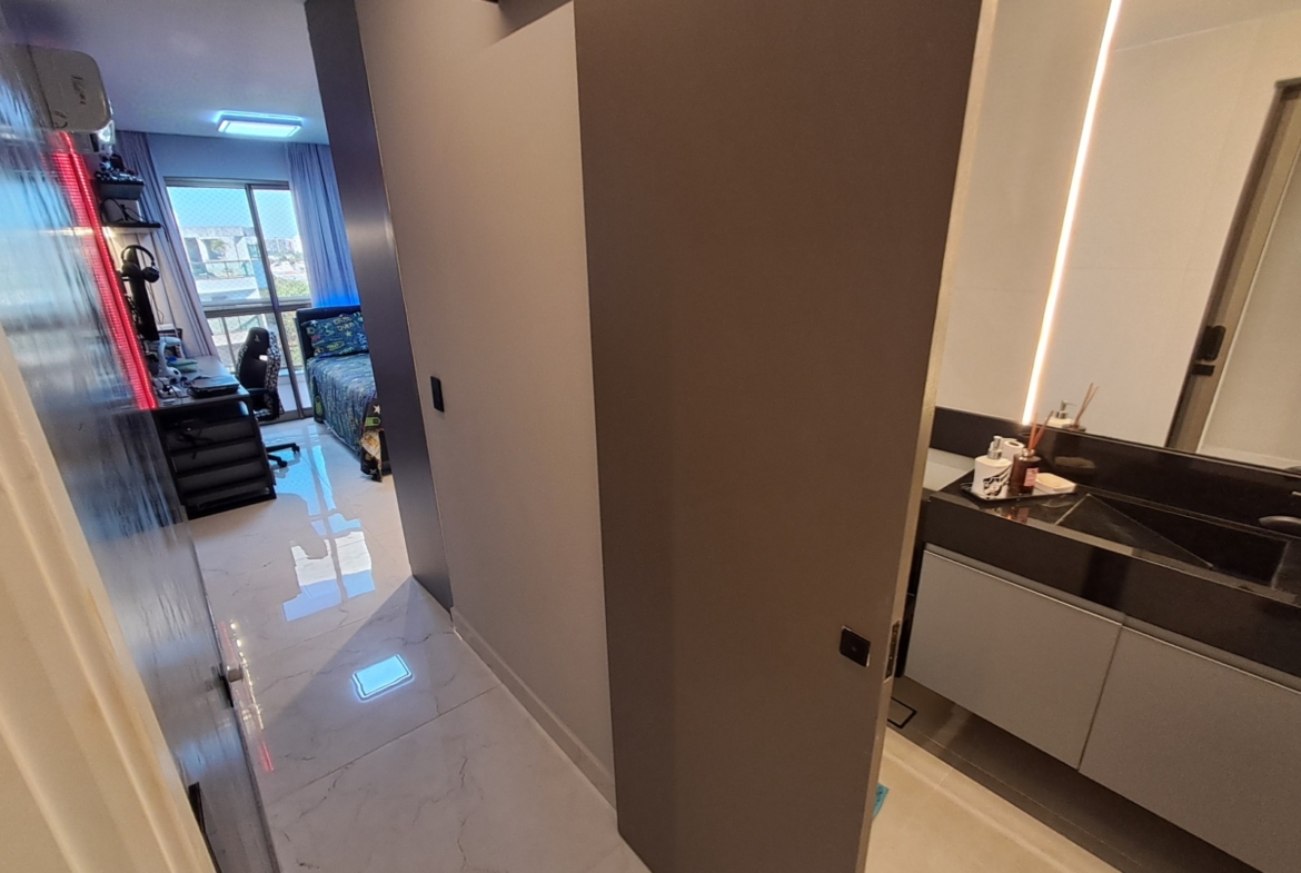 Cobertura Linear Porteira Fechada, com 180 m², 3 Suítes no Recreio dos Bandeirantes.