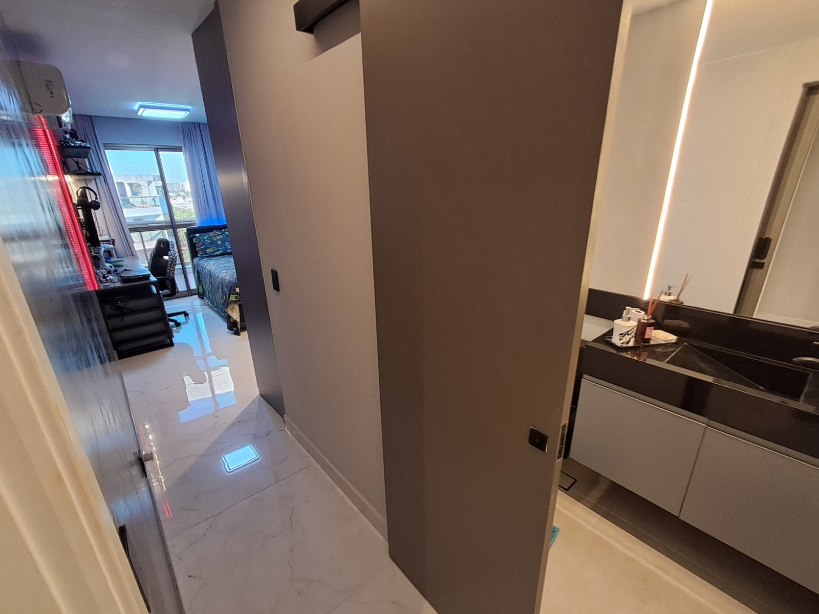 Cobertura Linear Porteira Fechada, com 180 m², 3 Suítes no Recreio dos Bandeirantes.