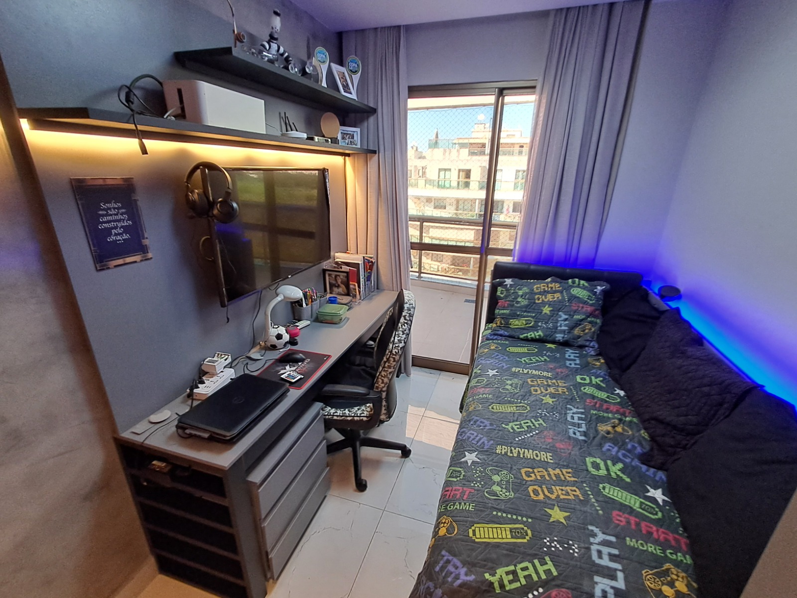 Cobertura Linear Porteira Fechada, com 180 m², 3 Suítes no Recreio dos Bandeirantes.