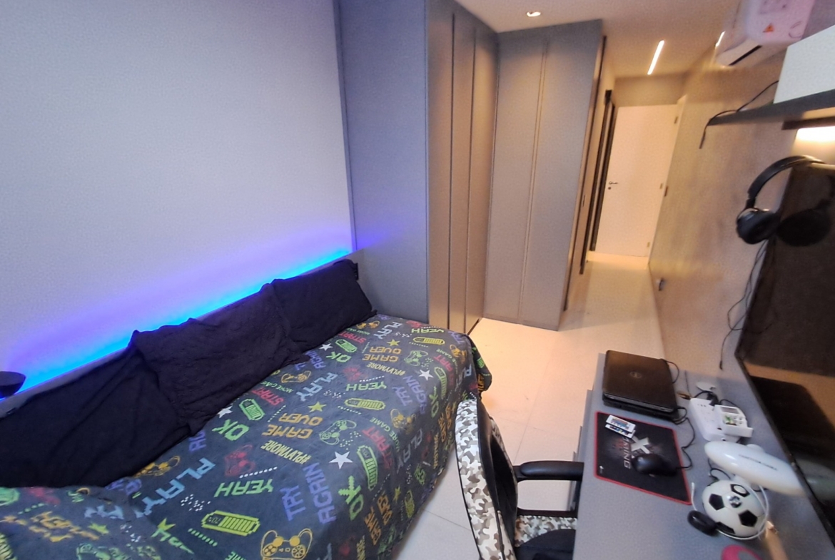 Cobertura Linear Porteira Fechada, com 180 m², 3 Suítes no Recreio dos Bandeirantes.
