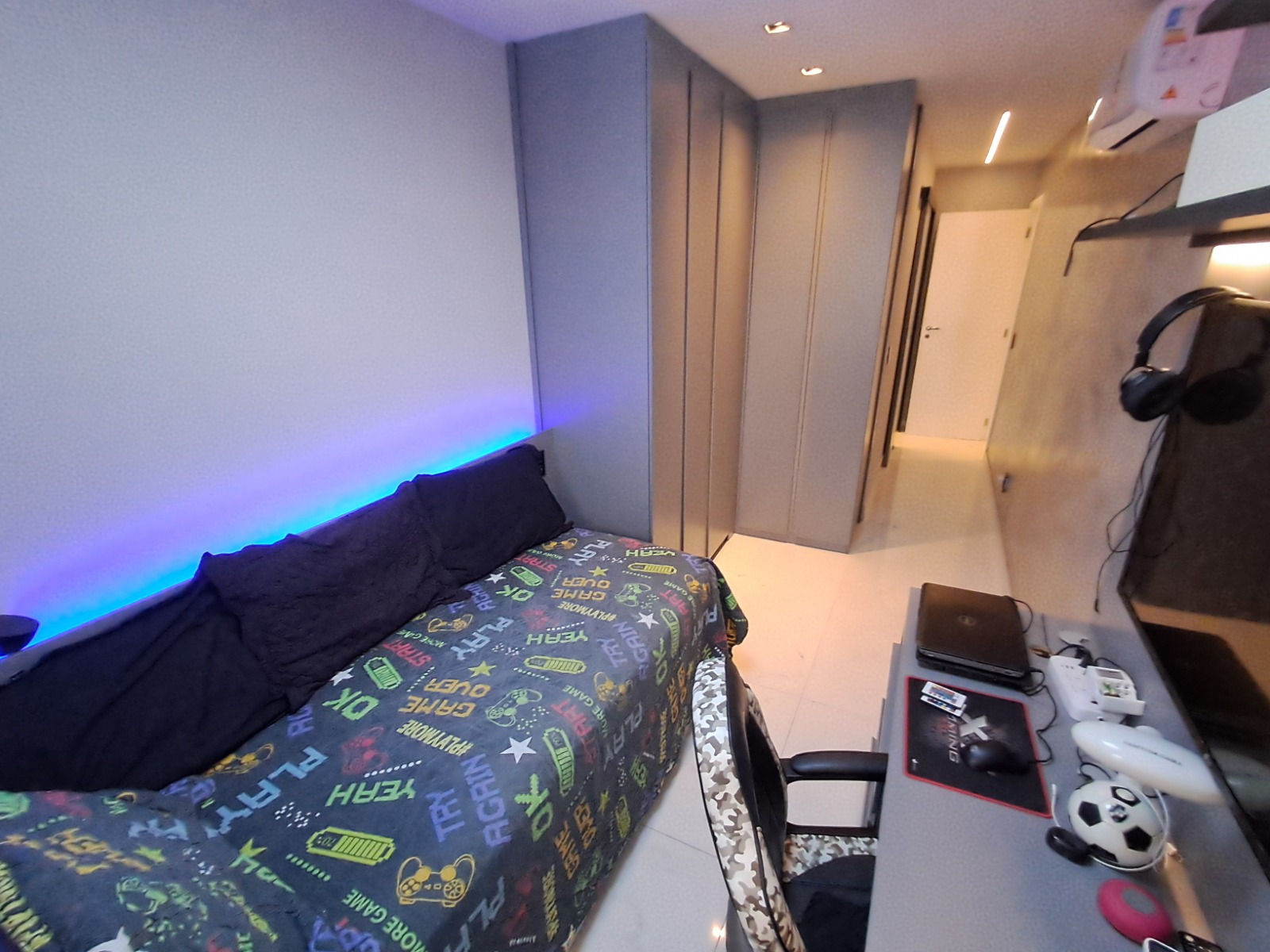 Cobertura Linear Porteira Fechada, com 180 m², 3 Suítes no Recreio dos Bandeirantes.
