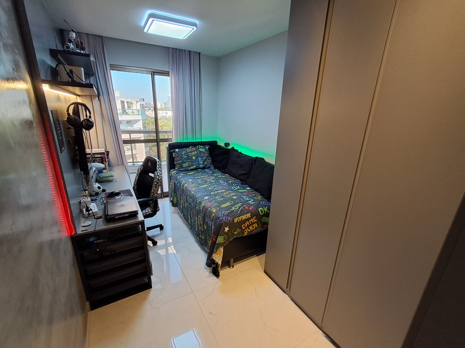 Cobertura Linear Porteira Fechada, com 180 m², 3 Suítes no Recreio dos Bandeirantes.