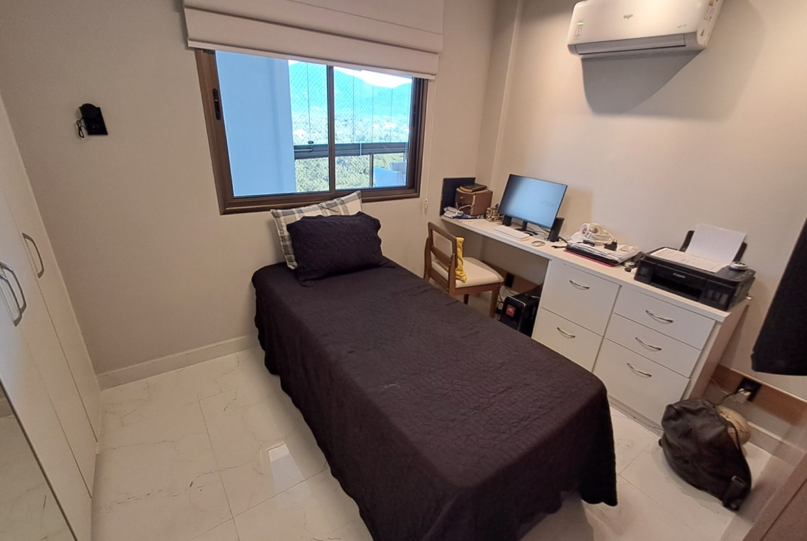 Cobertura Linear Porteira Fechada, com 180 m², 3 Suítes no Recreio dos Bandeirantes.