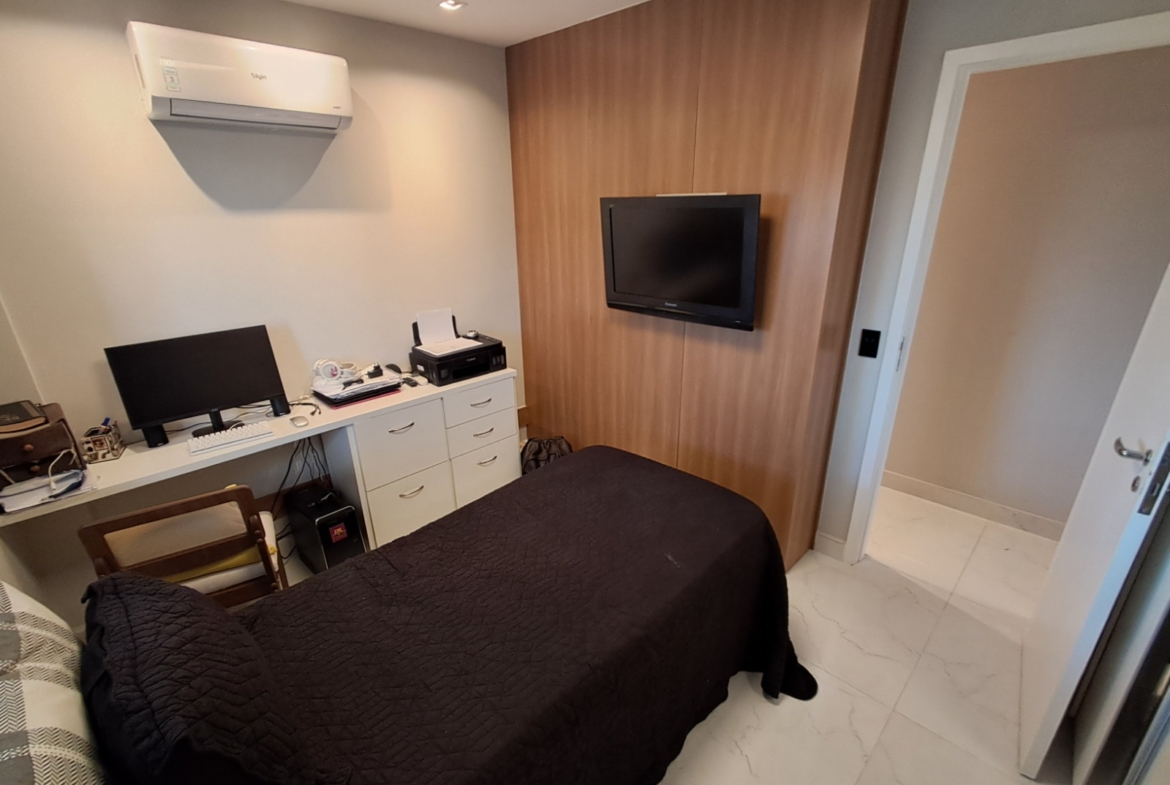 Cobertura Linear Porteira Fechada, com 180 m², 3 Suítes no Recreio dos Bandeirantes.