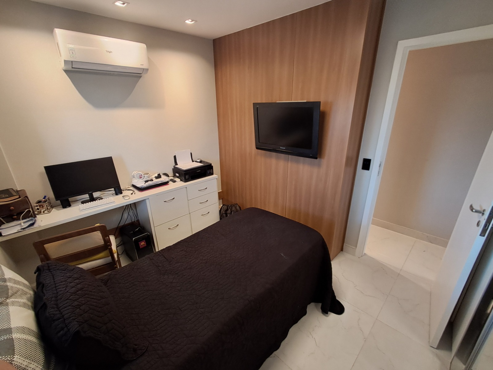 Cobertura Linear Porteira Fechada, com 180 m², 3 Suítes no Recreio dos Bandeirantes.