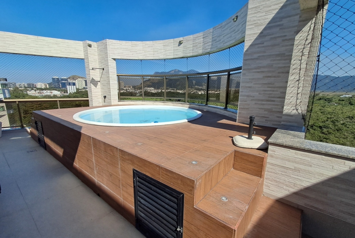 Cobertura Linear Porteira Fechada, com 180 m², 3 Suítes no Recreio dos Bandeirantes.