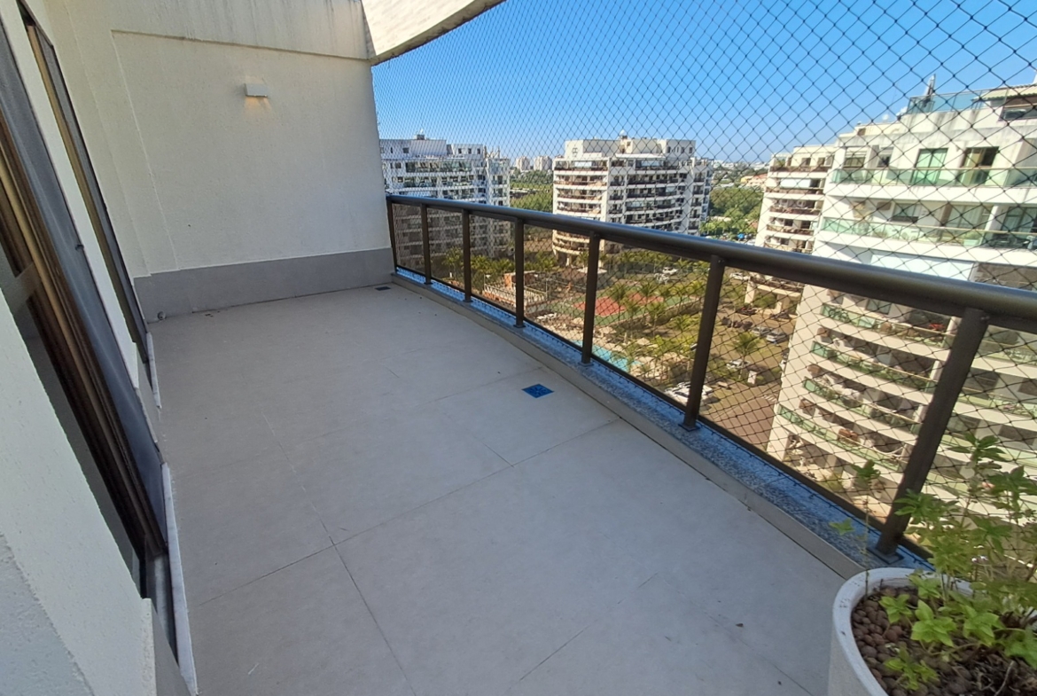 Cobertura Linear Porteira Fechada, com 180 m², 3 Suítes no Recreio dos Bandeirantes.