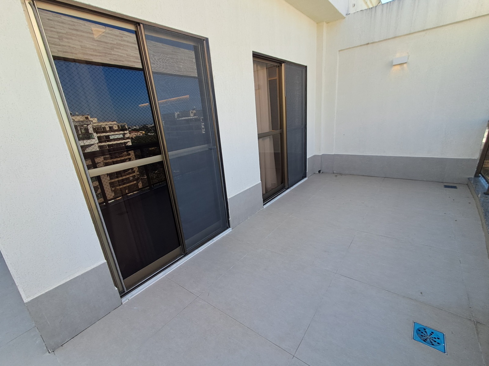 Cobertura Linear Porteira Fechada, com 180 m², 3 Suítes no Recreio dos Bandeirantes.