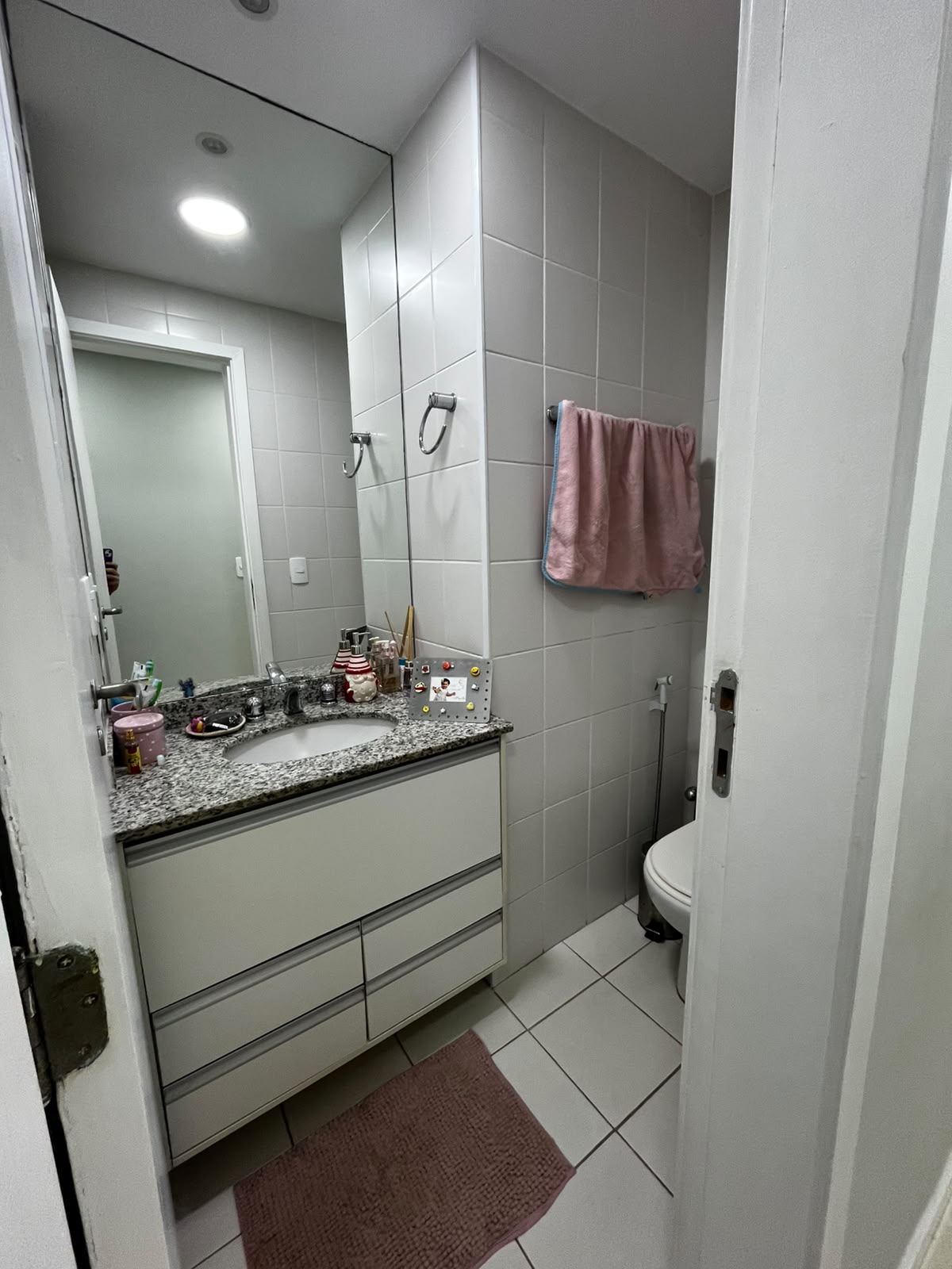 Apartamento à venda na Freguesia (Jacarepaguá) com 3 quartos, 1 suíte.